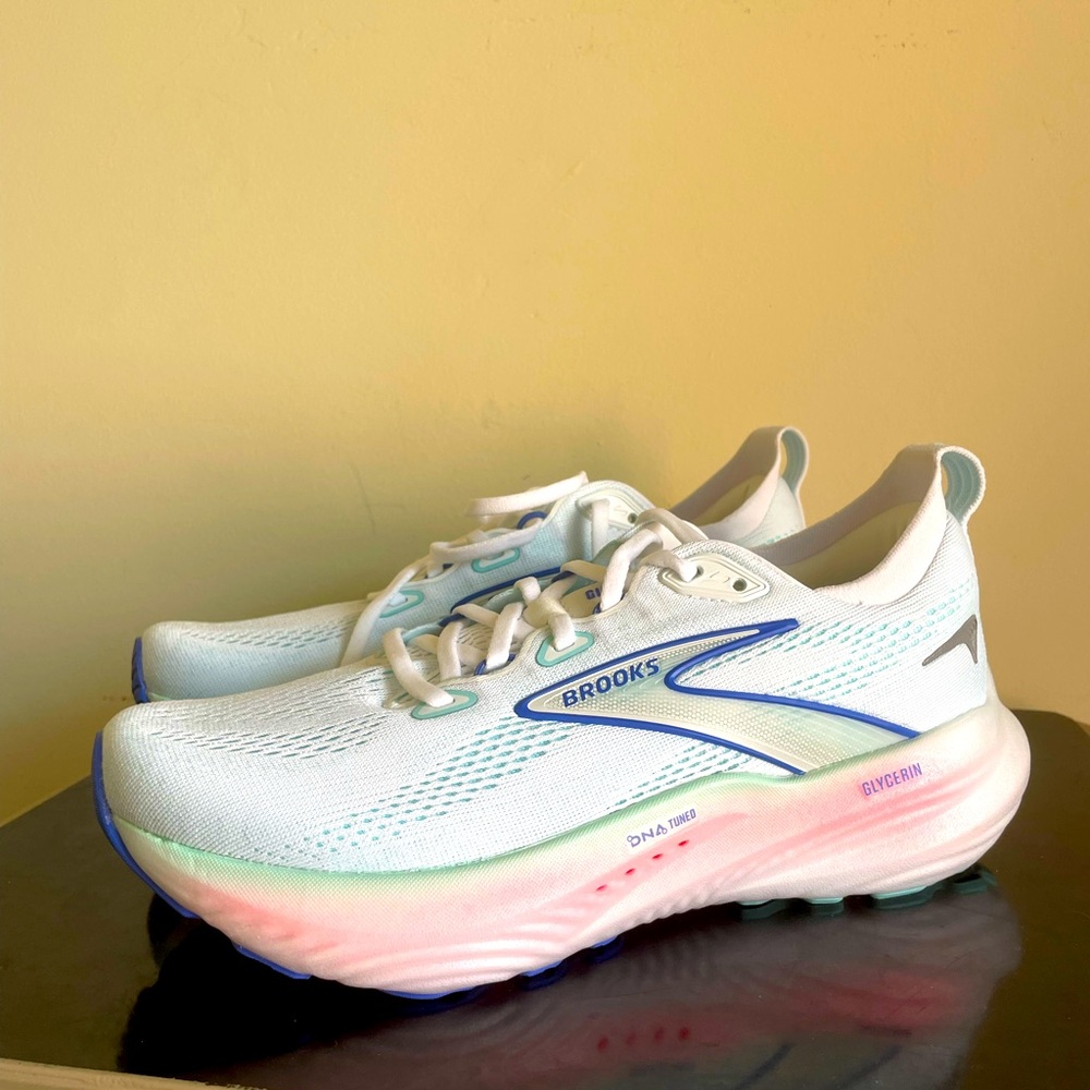 BROOKS GLYCERIN 22 WOMEN’S 8.5 RUN AND WALK SNEAKERS